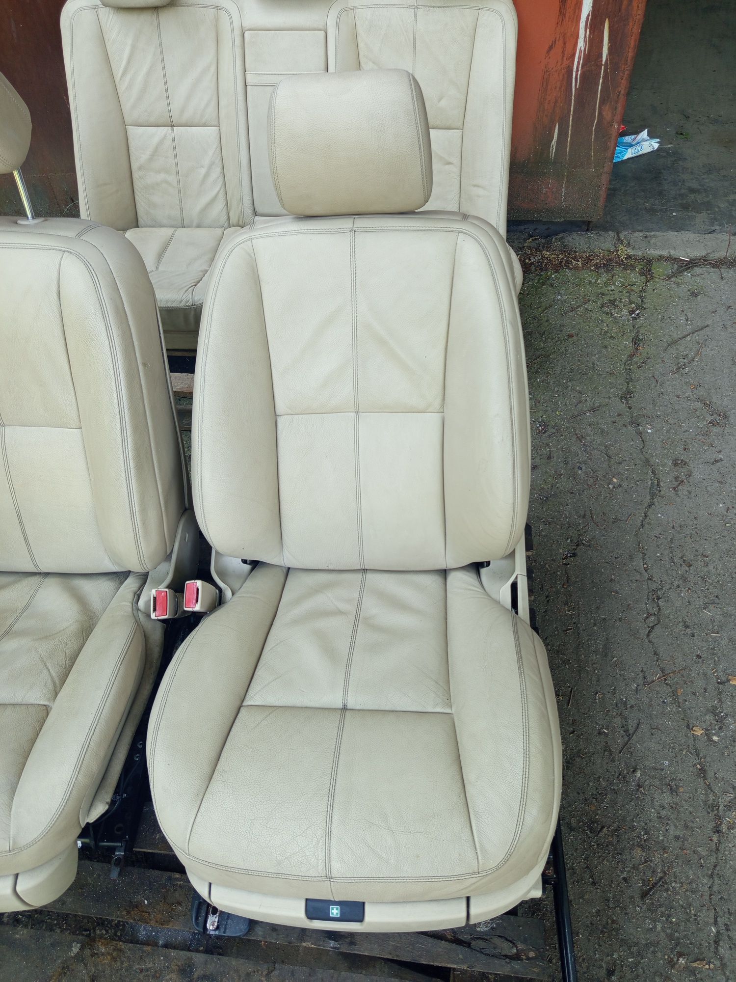 бежов кожен салон с подгрев (ел. седалки) Mercedes W221 S class класа