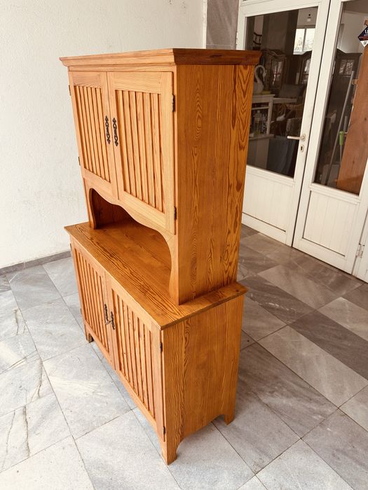 Масивен дървен бюфет / шкаф в рустик стил – отлично състояние