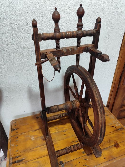 Roata de tors lână