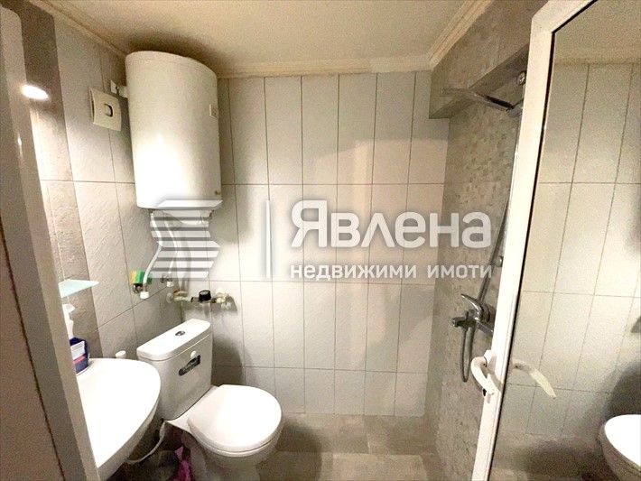 Продава се Двустаен апартамент в Бургас, Възраждане - 50 кв.м за 1360 €/кв.м - Снимка #5
