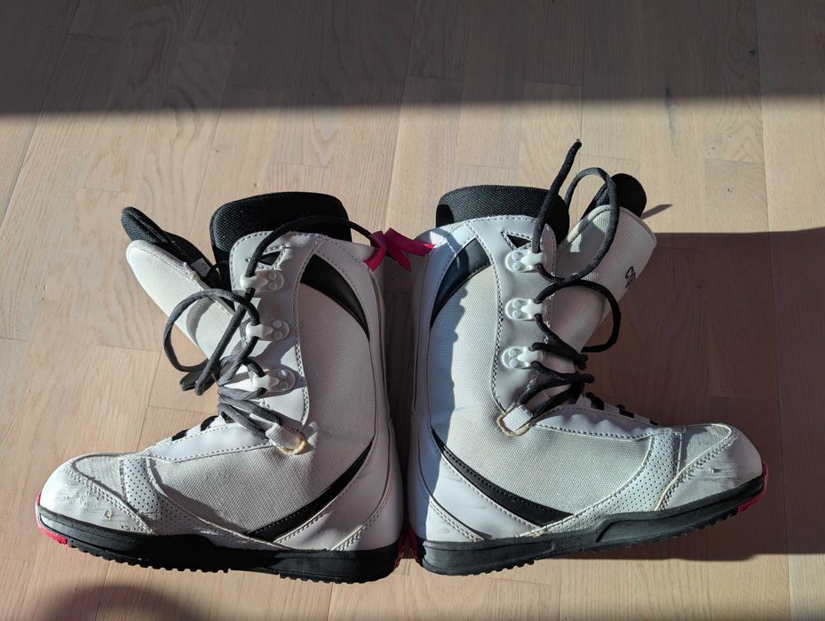 Boots Cygnus 38 Fete