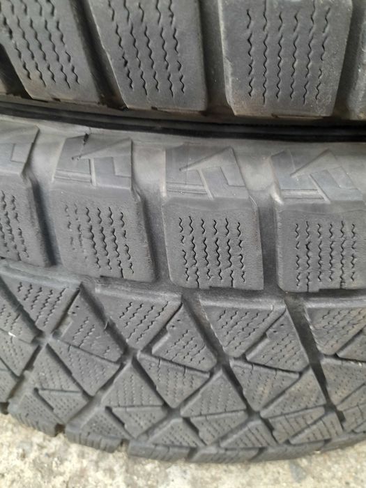 Продава четири гуми 245 70 16 цола,за джип,Bridgestone,ДОТ2019 г.