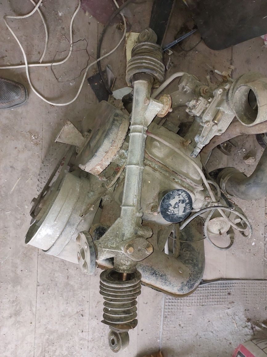 motor Lastun dacia 500 complet si diverse fara tablaraie