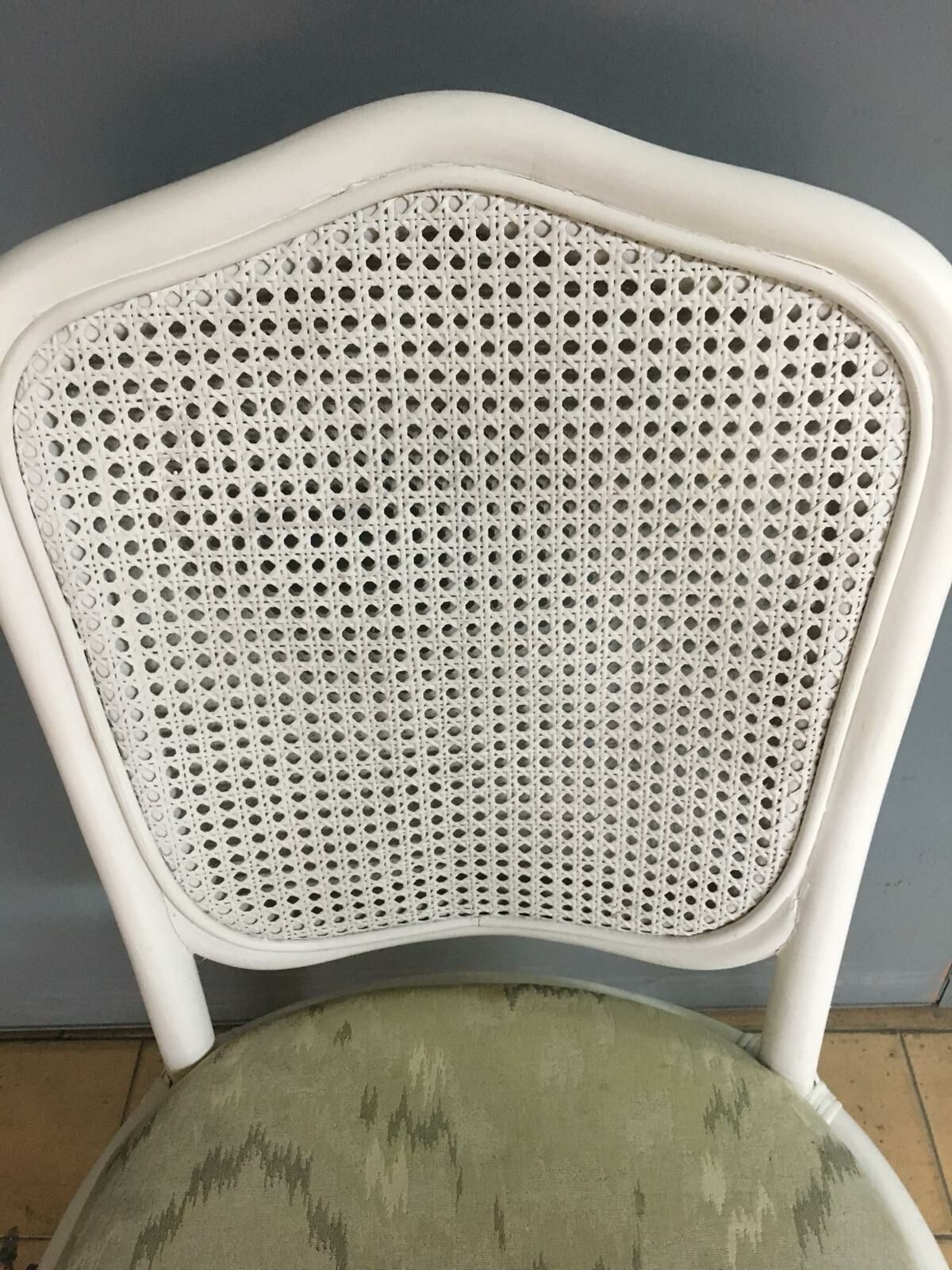 Два стола от естествен ратан