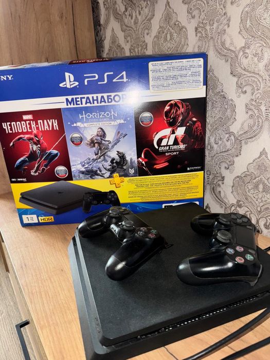 Игровая консоль PlayStation 4 1TB