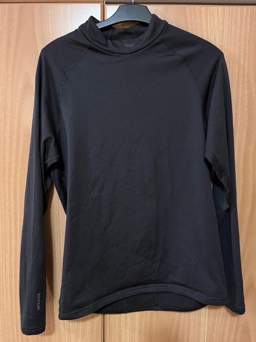 Echipament de iarna (helanca, geaca si pantaloni) si skiuri