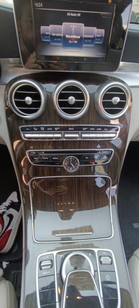 Mercedes C-class 300