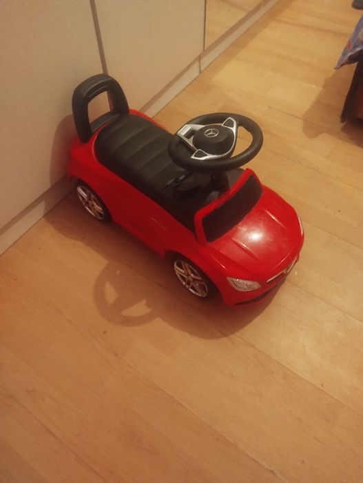 vând masinuta pentru copii