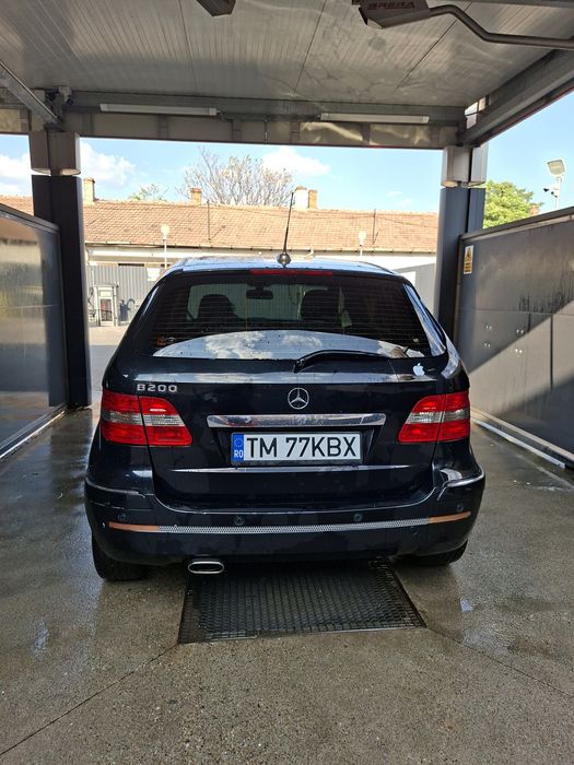 Mercedes Benz B200