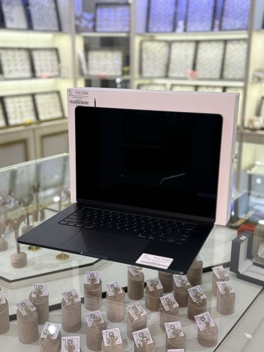 MacBook Air M3 15-inch 256GB