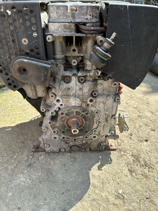 Motor diesel intrun pison