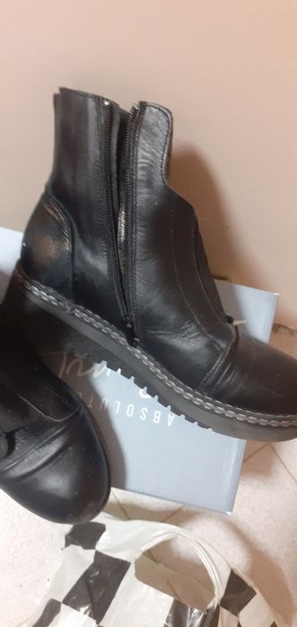 Дамски боти три вида бежеви велурени черни кожени и черни и сиви 36 но