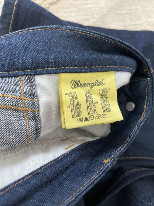 Blugi dama evazati, Wrangler