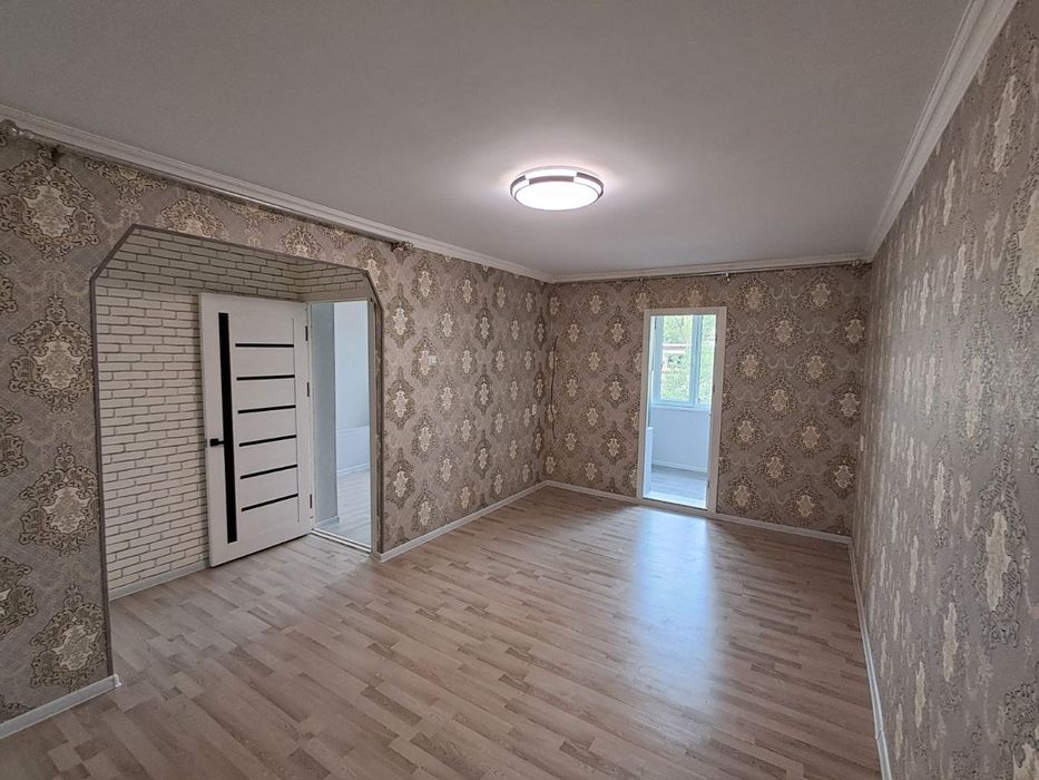 Фрунза масивда 2 хоналик квартира сотилади