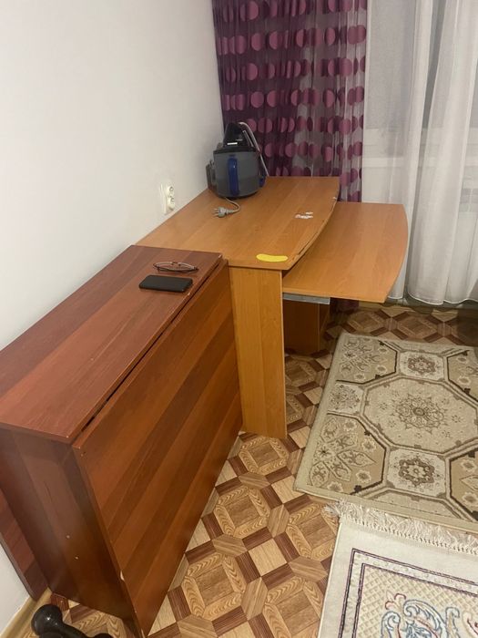 Продам срочно стол