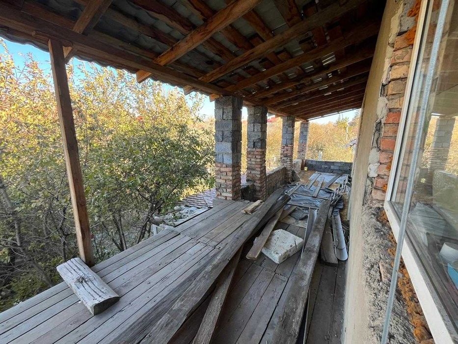 ДОМ в центре города в р-не Центр. офиса Народного Банка""