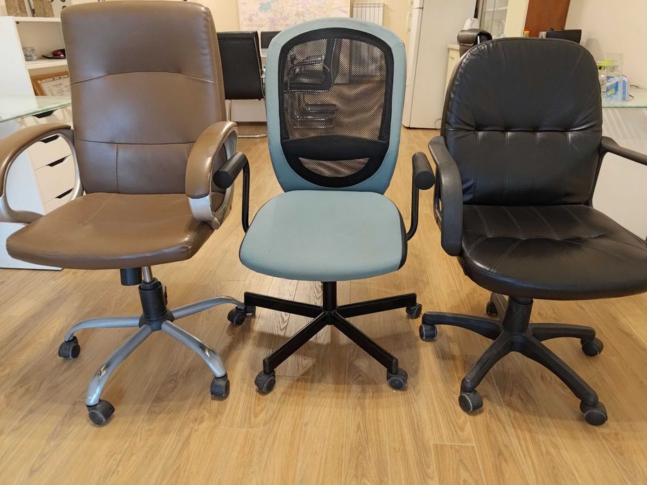 Стилно бяло бюро 148/73/71см закупено от ИКЕА, 4 бр. Отлично състояние