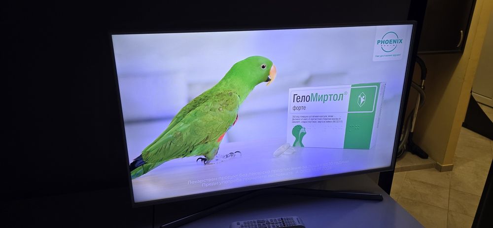 Samsung UE40J5510AW(бял)