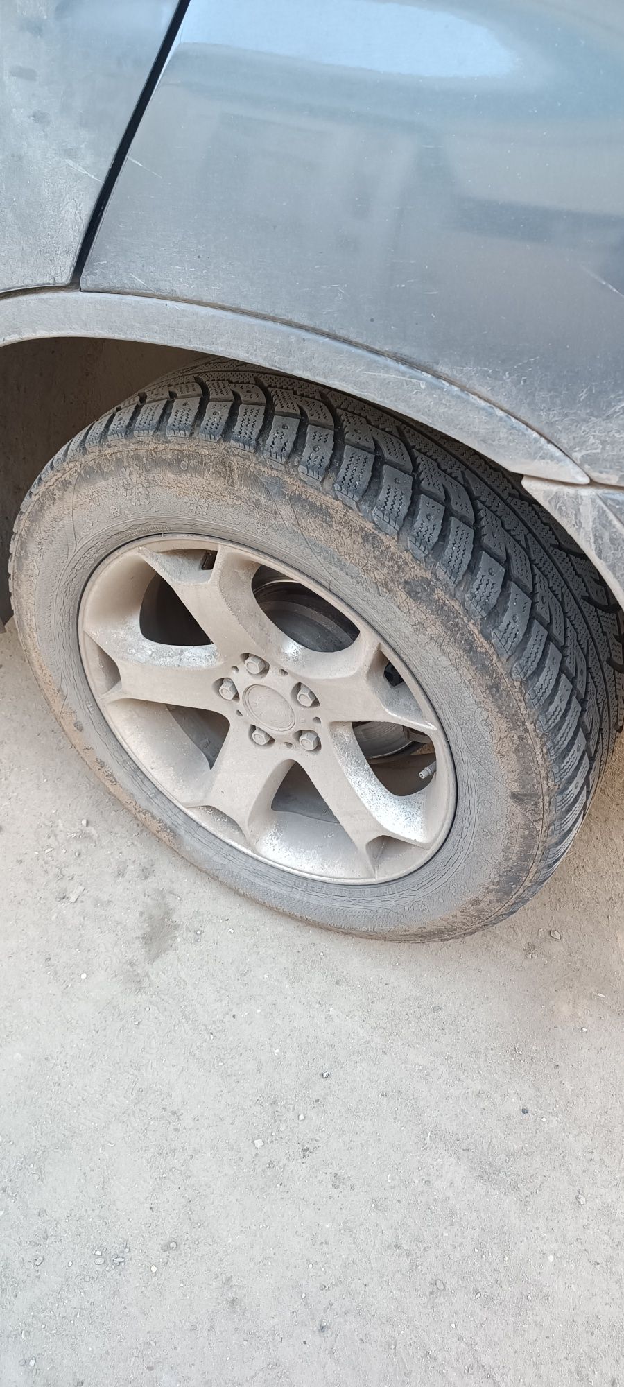 Зимние шины 255/55/18