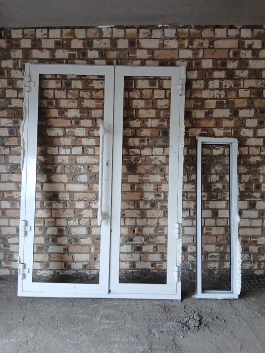 Алюминиевые двери новые