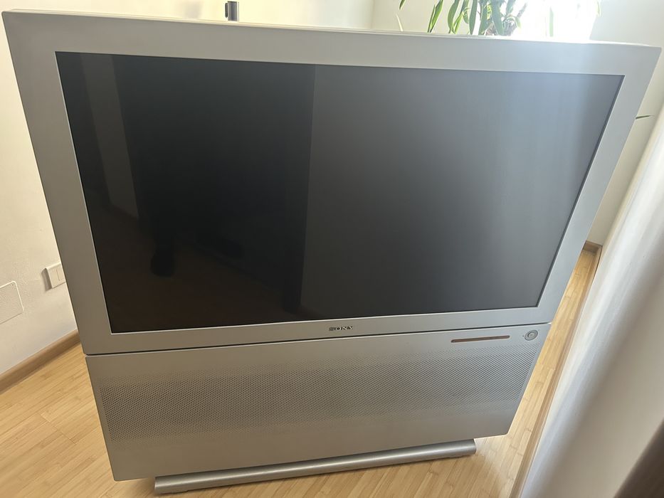 Tv Sony cu telcomanda