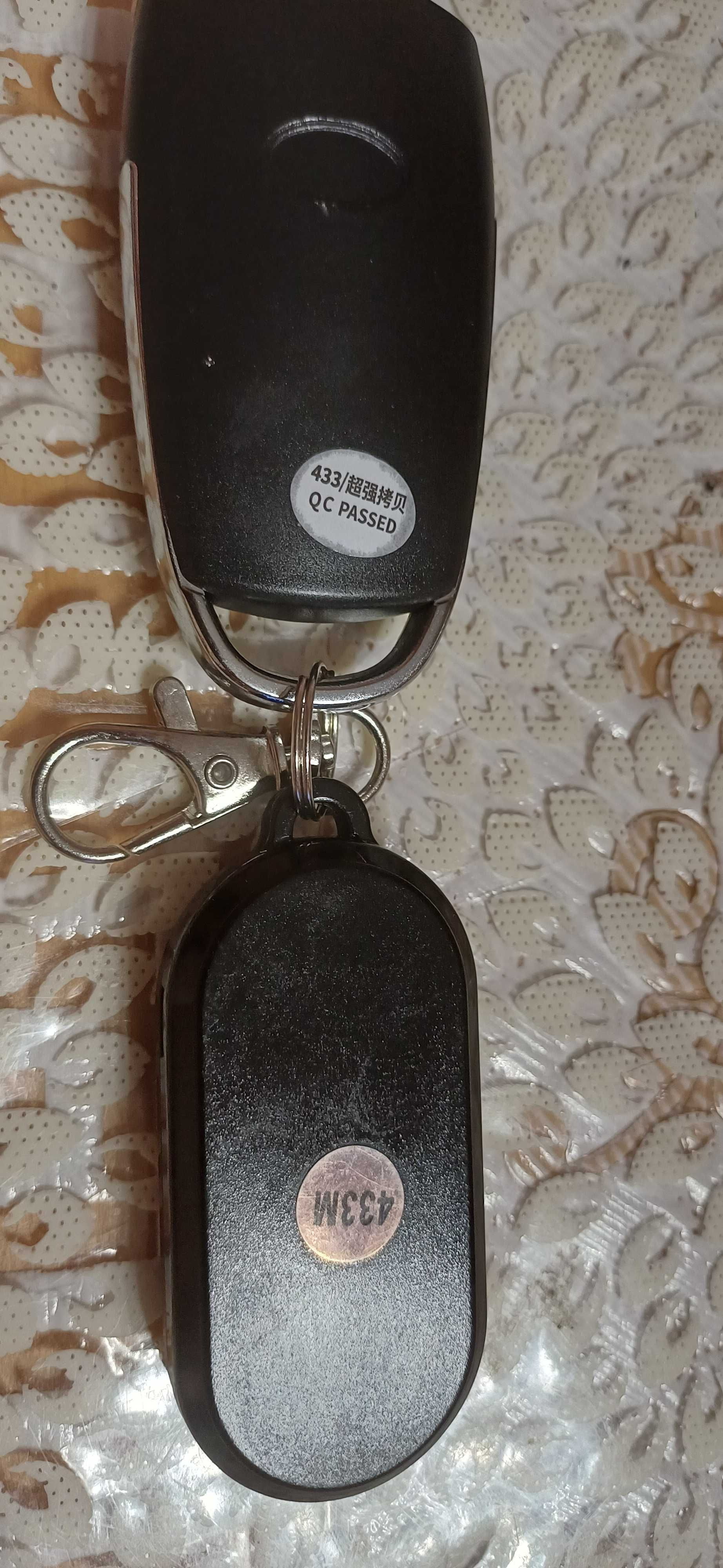 Продавам нови дистанционни управления за врати и бариери.