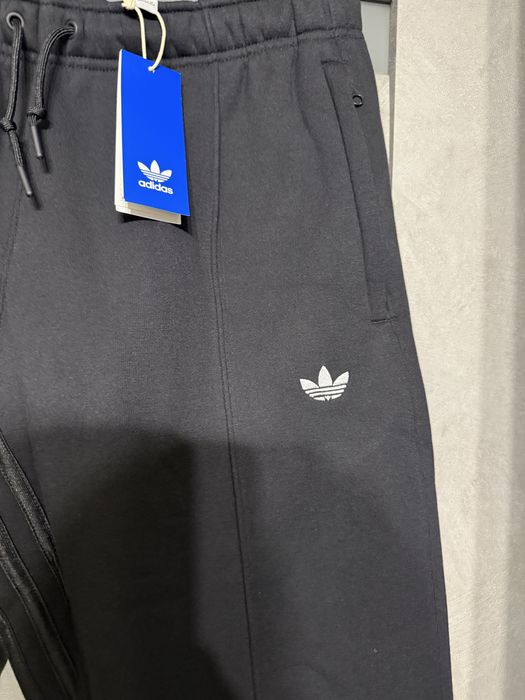 Pantaloni de trening Adidas