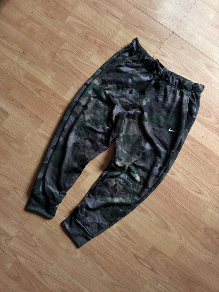 Pantaloni pants sweats joggers Nike Dri-Fit camo femei poliester