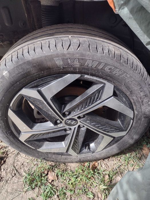 Janta roata Hyundai Tucson 235/50/R19 si anvelopa 215/65/R17 M+S
