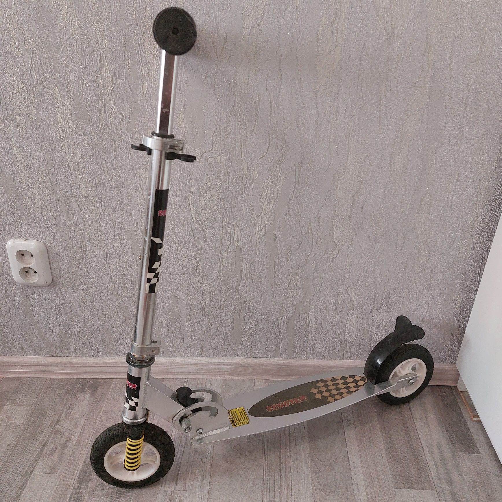 Продам самокат SCOOTER