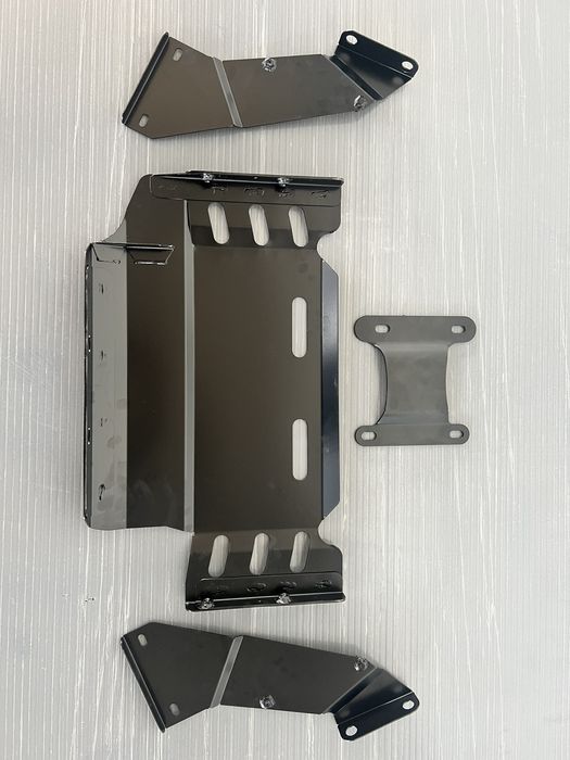 Защитна метална  кора за Man TGX под охладителя