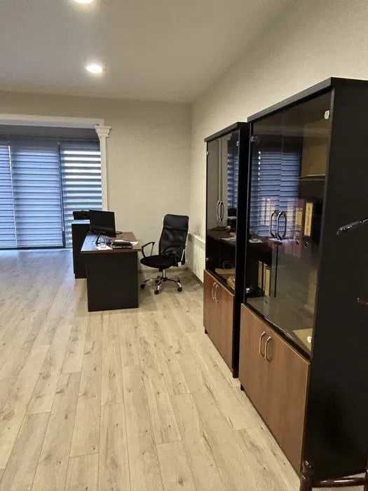 Отличное предложение! Помещение 335 м² в центре Дархана с парковкой