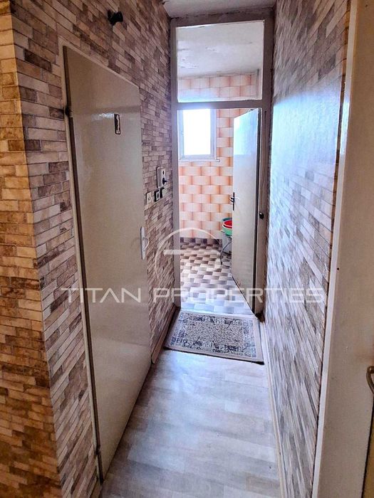 Тристаен апартамент в Центъра