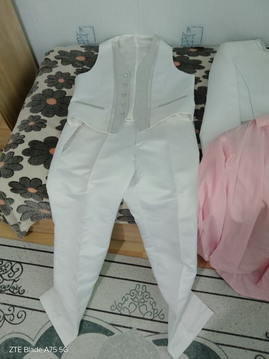 Костюм бял Versace