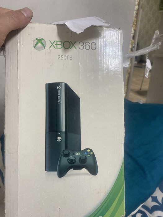 Xbox 360 E • Без прошивки • 2 джойстика • Всё работает идеально