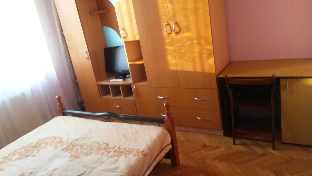 Vand apartament cu 3 camere in municipiul Caracal