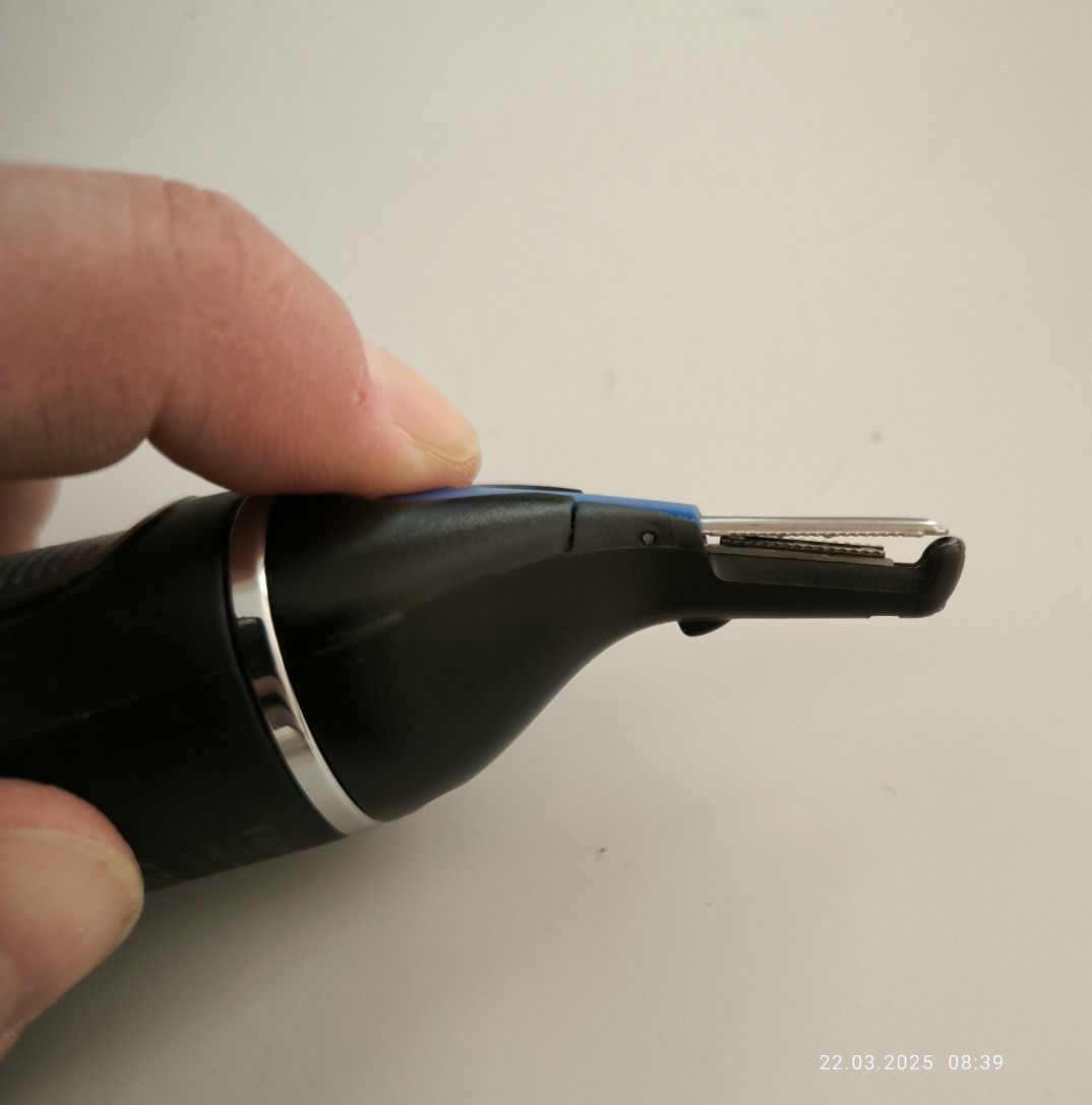 Тример за нос уши и детайли Remington
