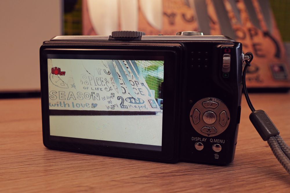 Aparat foto Panasonic Lumix TZ5 lentile Leica perfect instagram