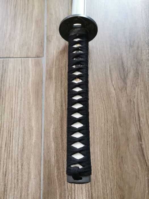 Комплект 3 броя луксозни японски самурайски мечове.