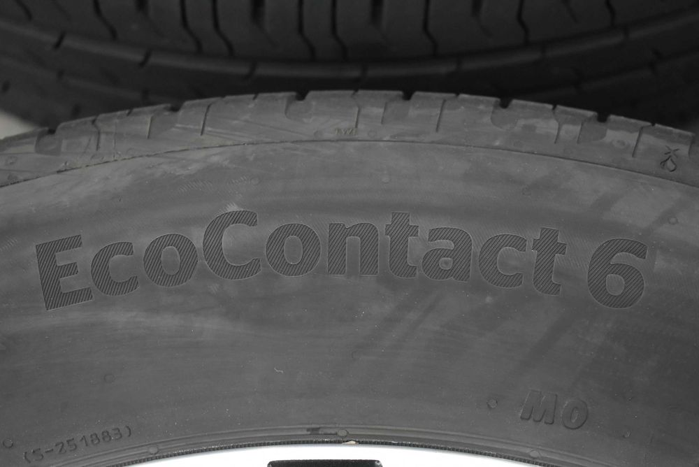 Гуми 235/55/18 Continental