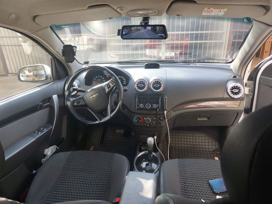 Продаю свою машину nexia3  в хорошем состоянии