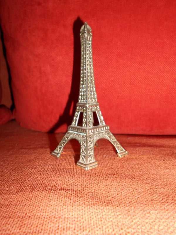 Vintage  -  Macheta din metal turn Eiffel