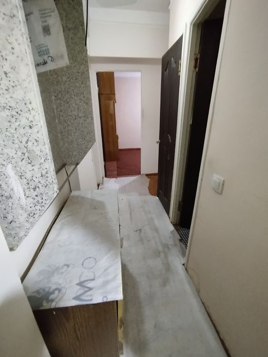 Сдам в аренду тёплую квартиру 2/4/4 кирпич 2*6 балкон Феруза(ваенка)