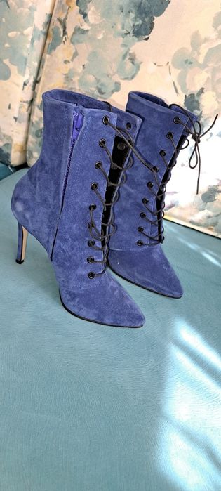 Tocuri   , pantofi dama . Mai multe detalii in privat