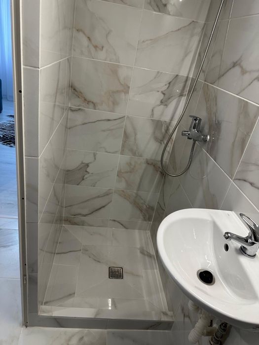 Inchiriez camara camin trasformata in garsoniera