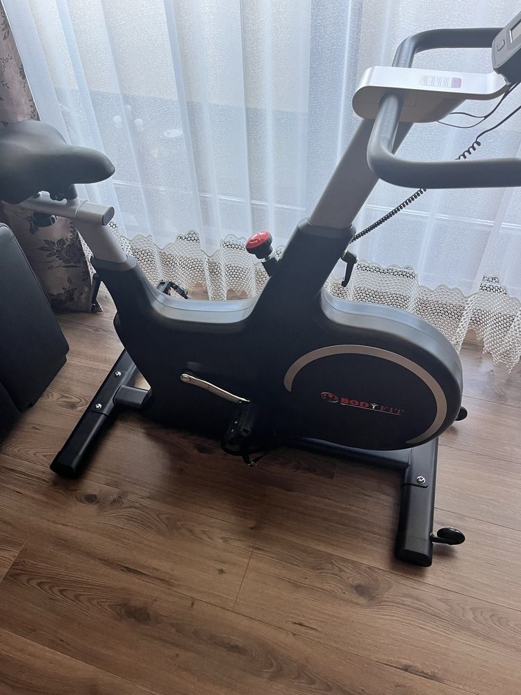 Bicicleta spinnning BodyFit SB7000