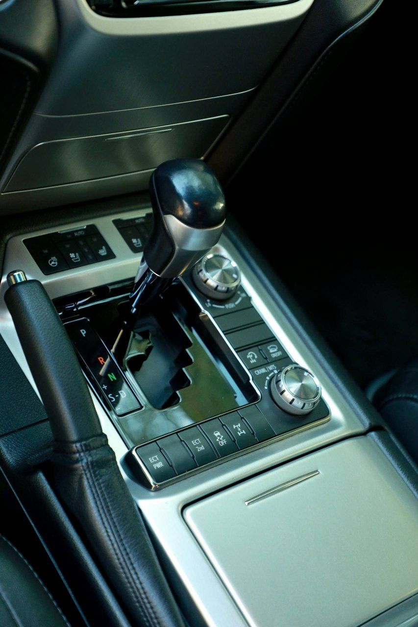Toyota Land Cruiser 200