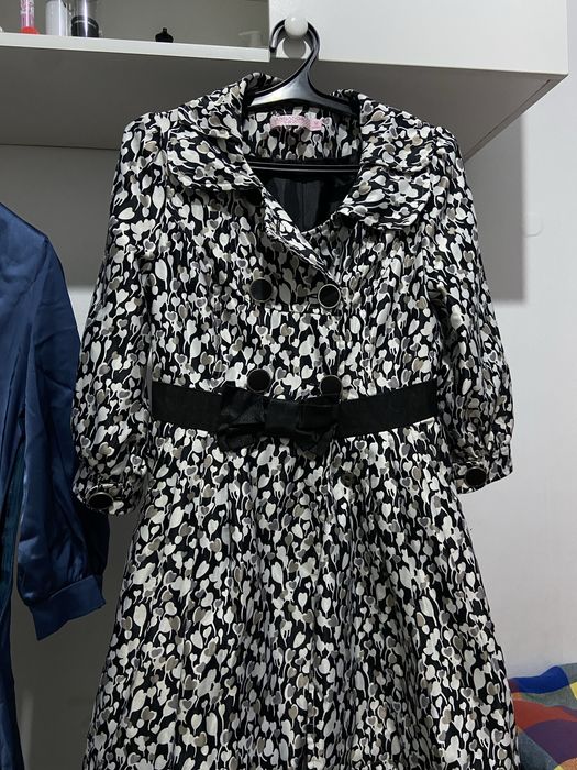 Класный тренч по выгодным цене