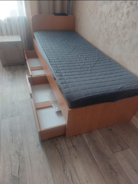 Продам кровати 2шт.б/у