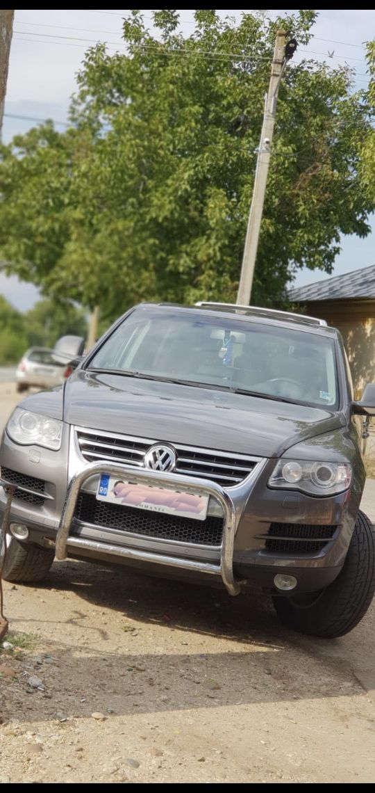 Vând Volkswagen Touareg 2,5 l